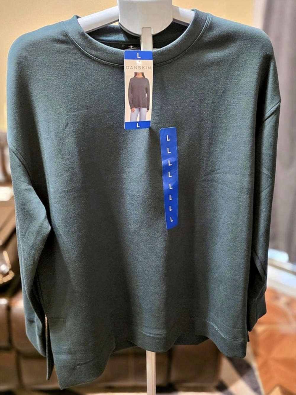 Danskin Long Sleeve Top in Green Large NWT